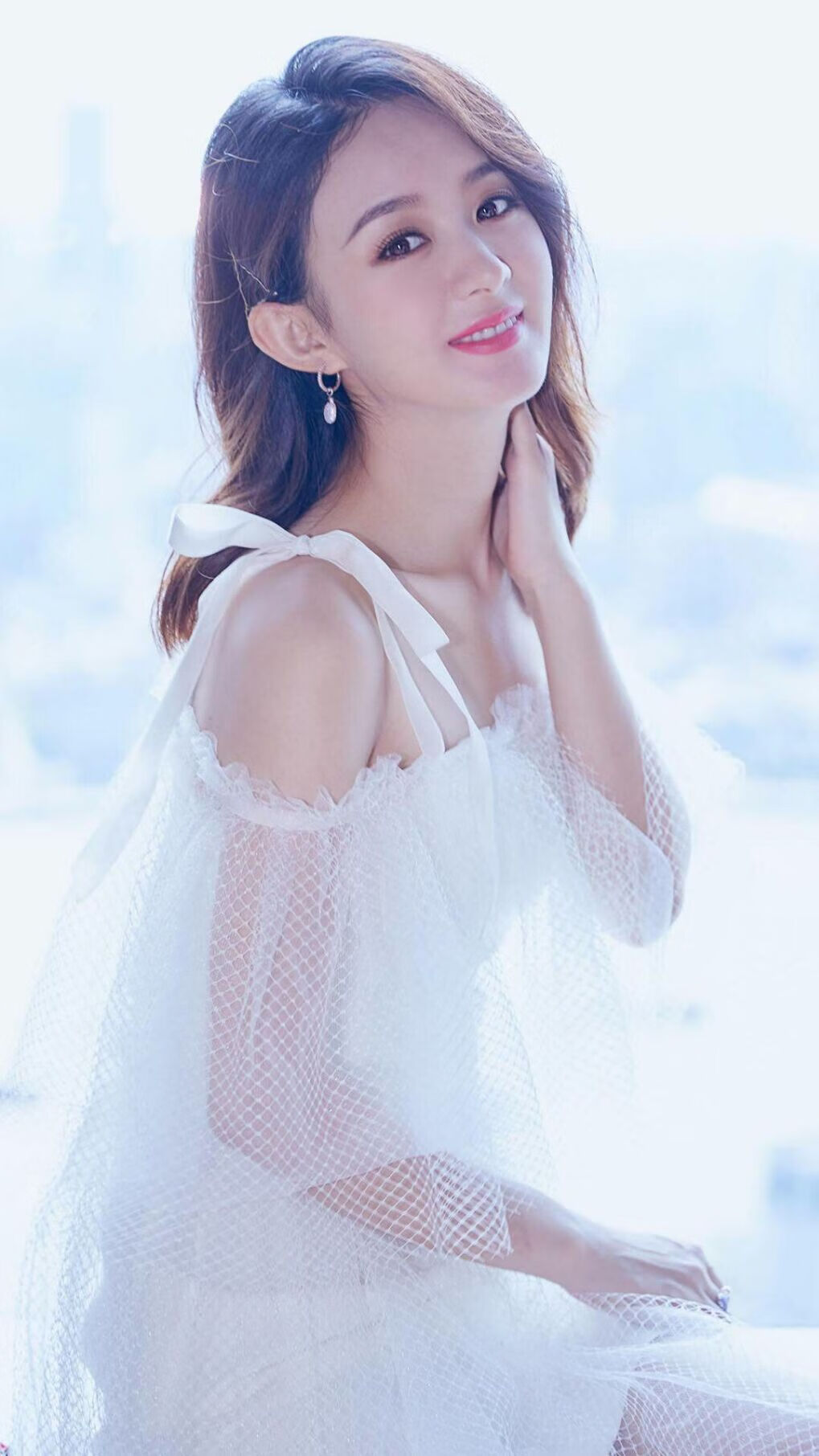 _城市高空跑步：在摩天楼之间飞驰_，高空城市俯瞰图