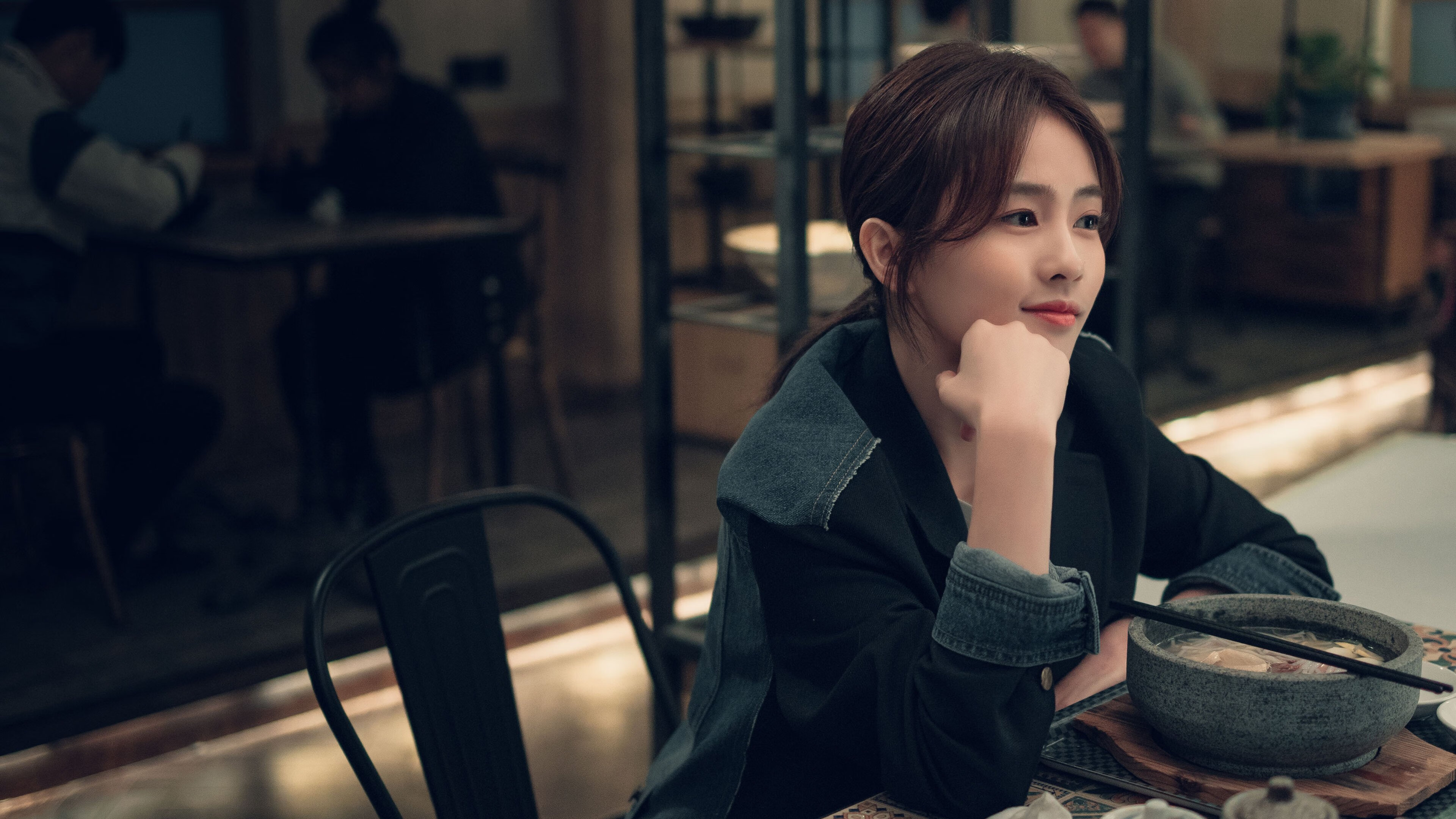 “意甲老牌强队奋勇追赶，比赛精彩纷呈”，意甲老大