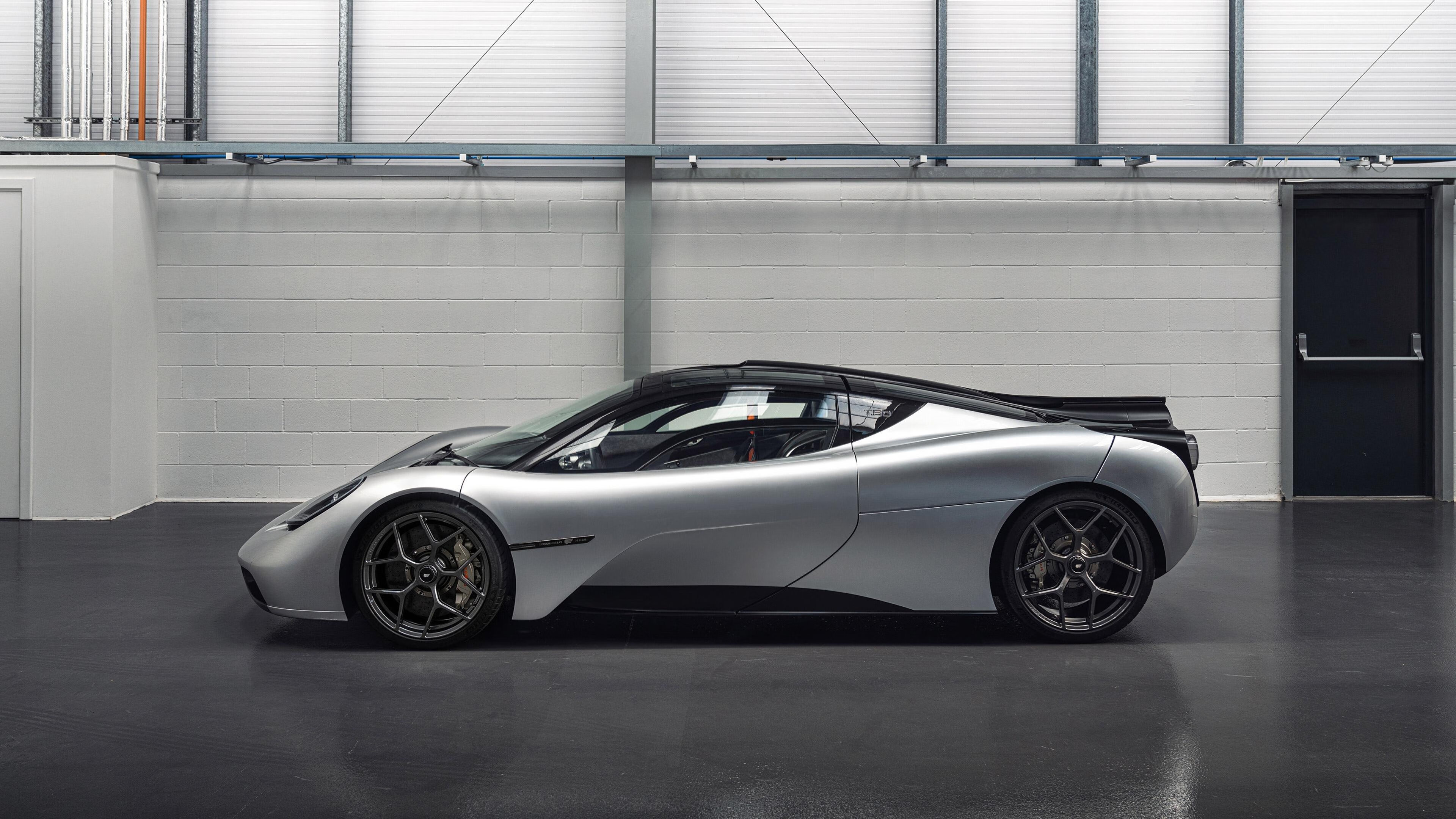 瑞士马术协会设立“Schwingfest”奖学金,支持传统马术研究。,马术瑞典