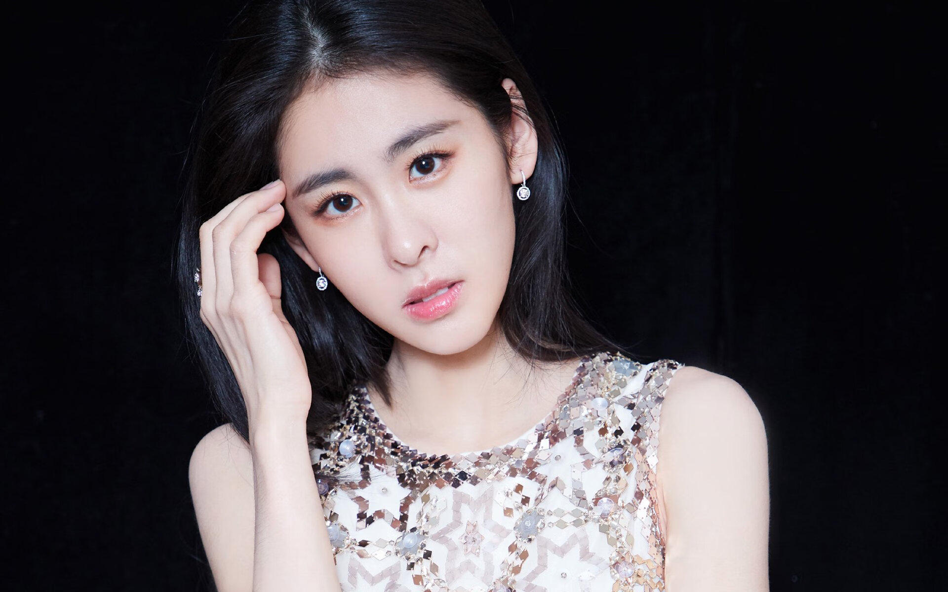 利兹联中场配合默契，白玫瑰军团冲击欧战区，曼联 利兹联 玫瑰战争