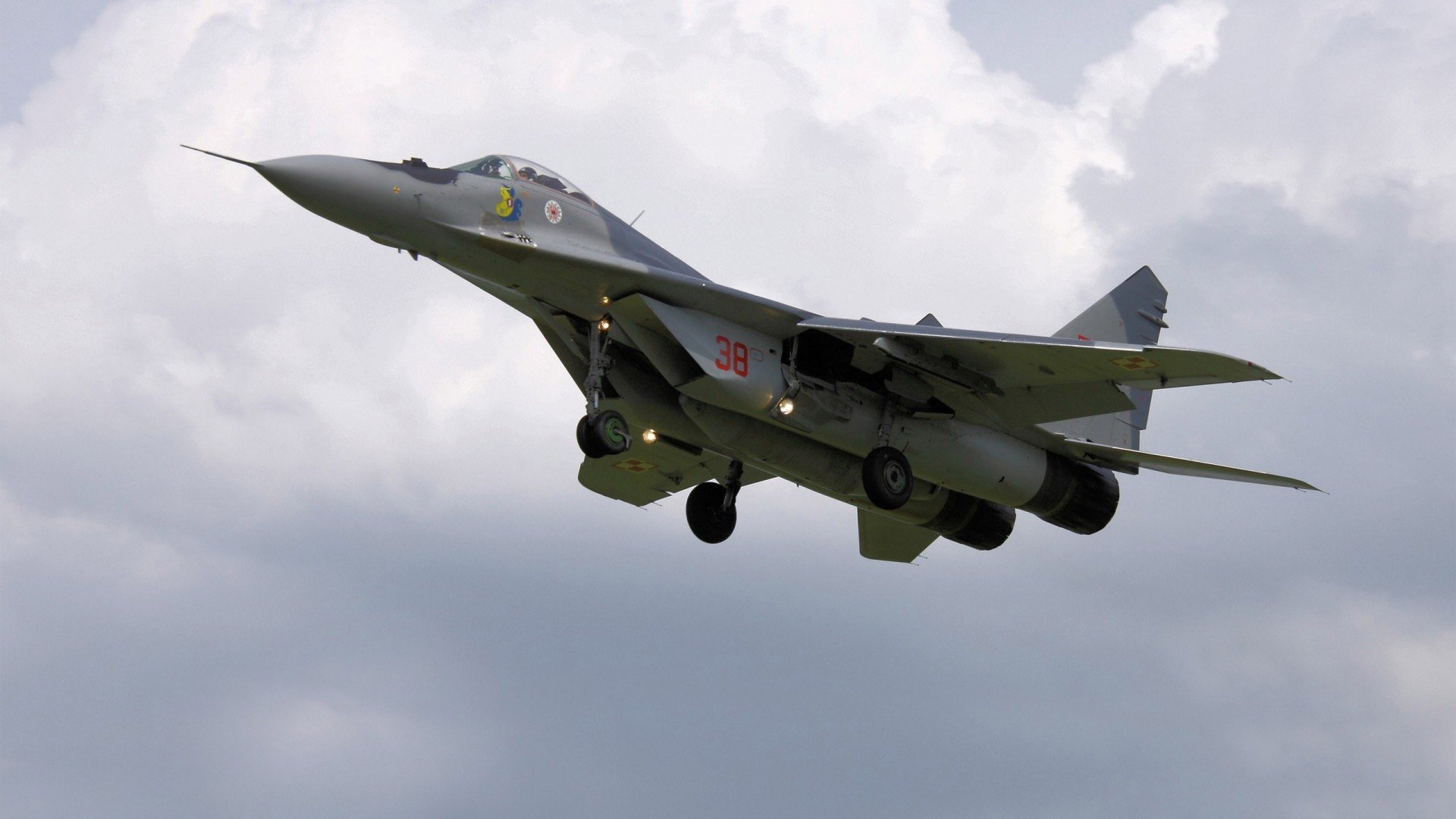 塞维利亚锋线快速反应抓住得分良机，塞维利亚战术