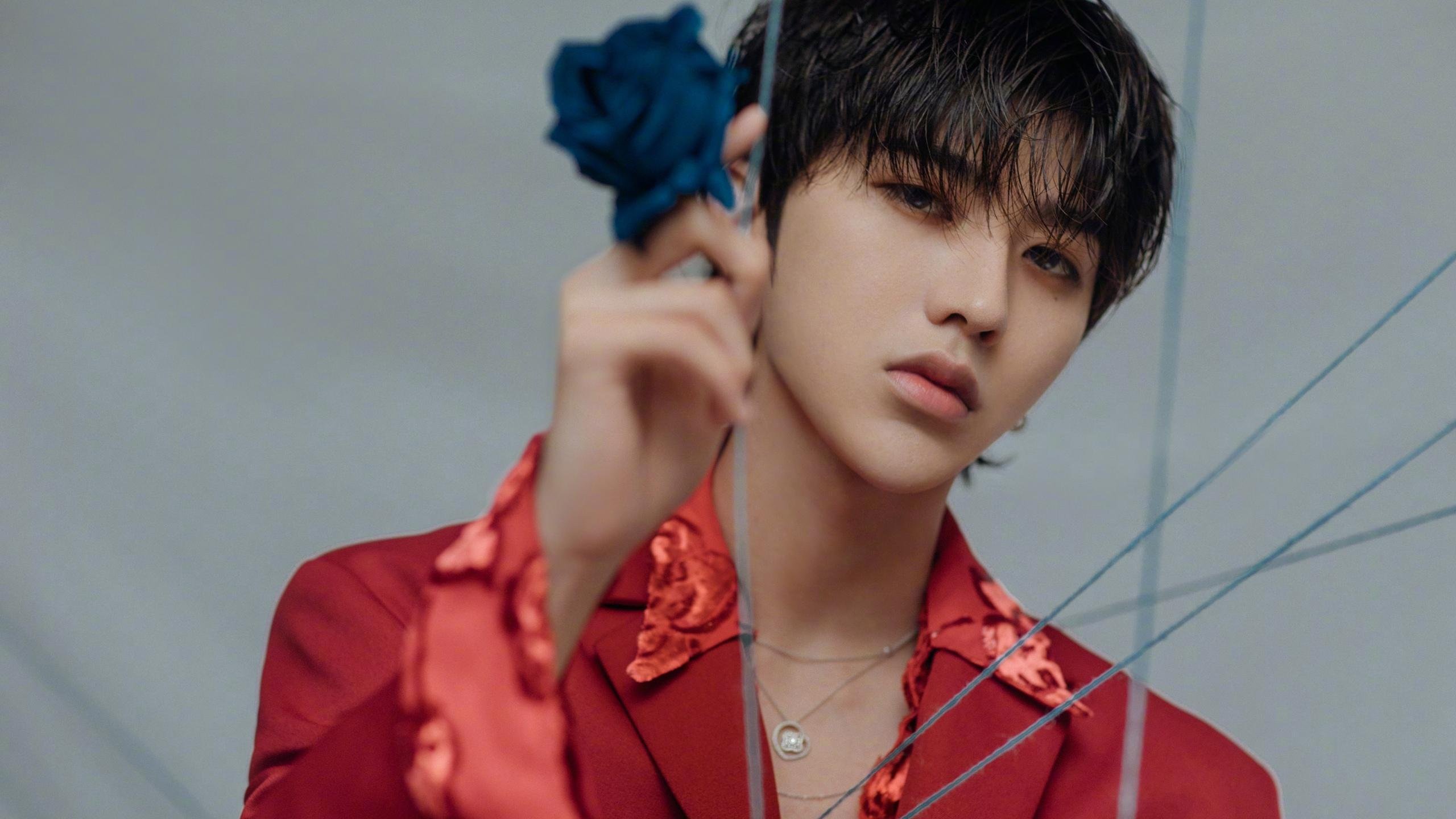 边锋传中选择是否因中锋风格影响落点策略，边锋和中锋哪个容易进球